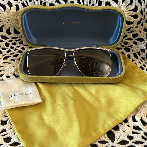 Gucci Sunglasses - Picture 2 of 6